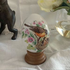 Avon Vintage Collectable Porcelain Spring Egg